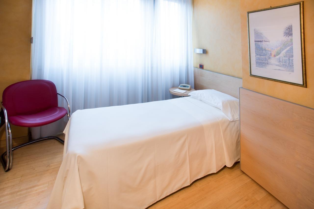 טורינו Hotel Alexandra מראה חיצוני תמונה