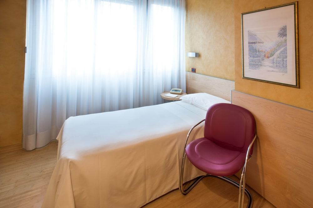 טורינו Hotel Alexandra מראה חיצוני תמונה