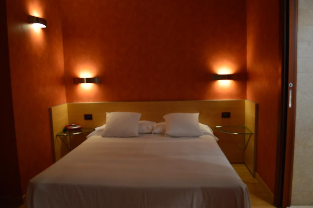 טורינו Hotel Alexandra מראה חיצוני תמונה