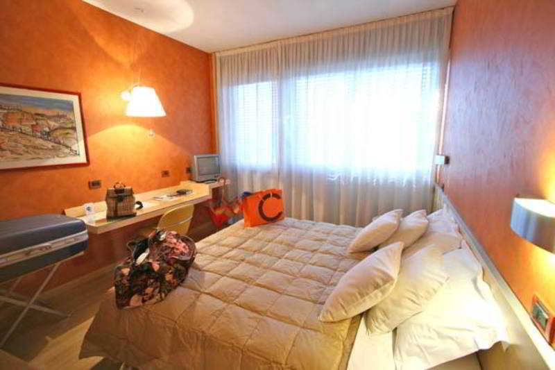 טורינו Hotel Alexandra מראה חיצוני תמונה