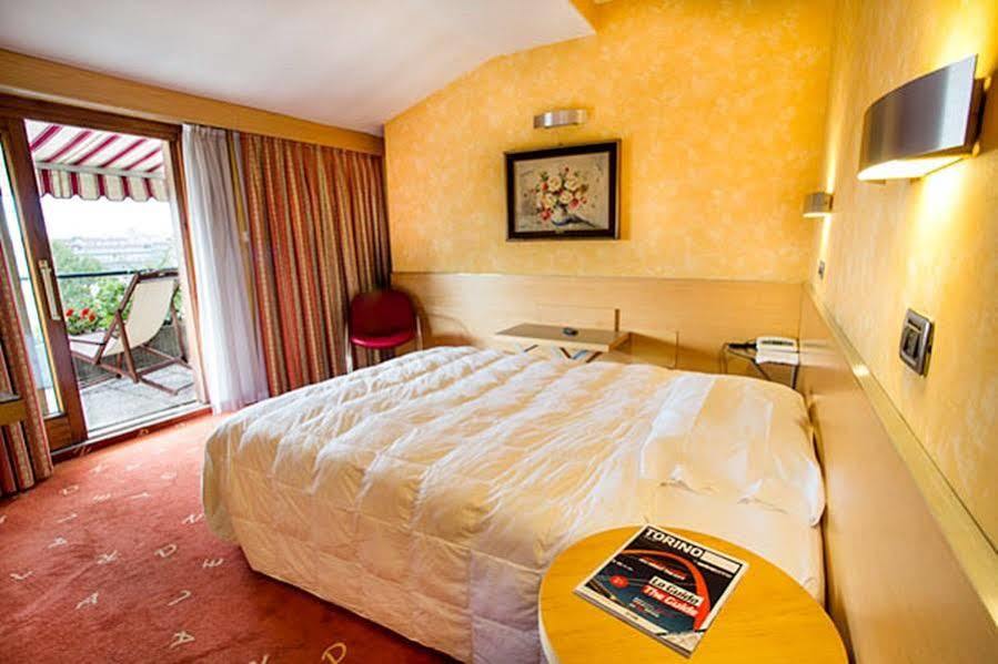 טורינו Hotel Alexandra מראה חיצוני תמונה