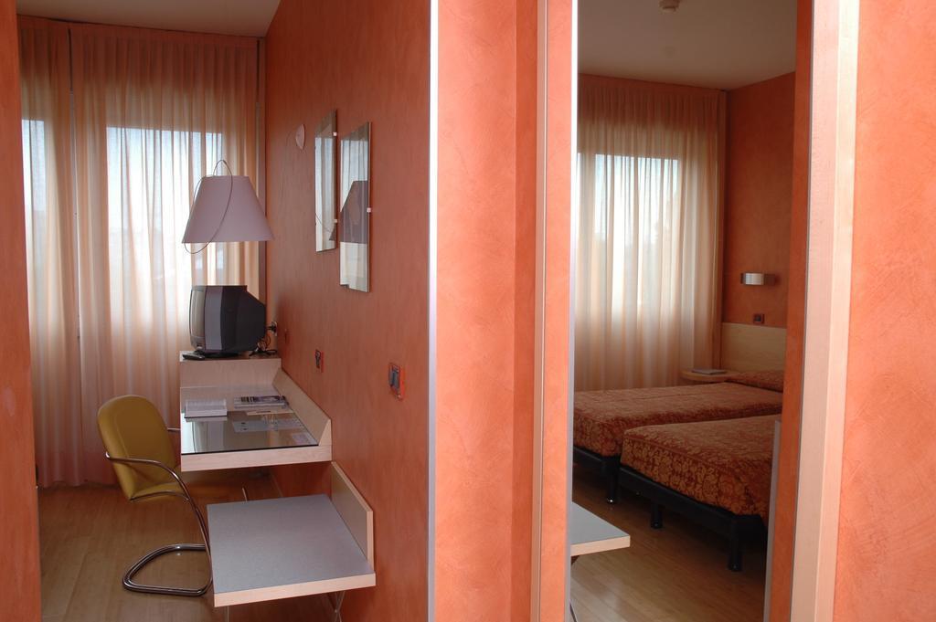 טורינו Hotel Alexandra מראה חיצוני תמונה